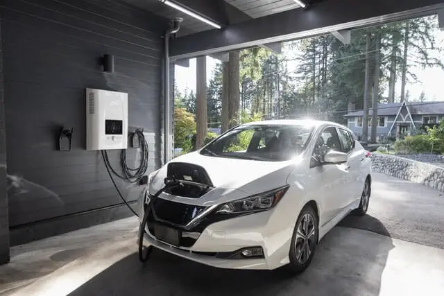 what to know before buying a nissan leaf